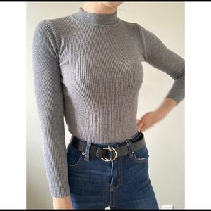 LONG SLEEVE GREY TOP